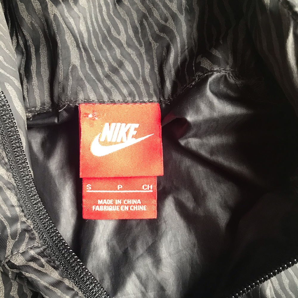 Nike Windrunner Blacklight Flash Printed Jacket - image 7